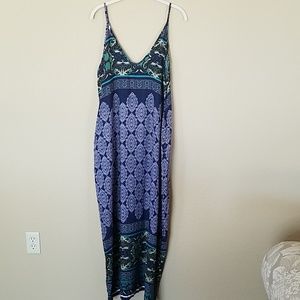 Auxo collection dress with hidden pockets